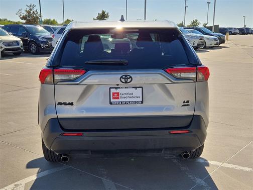 2022 Toyota RAV4 LE