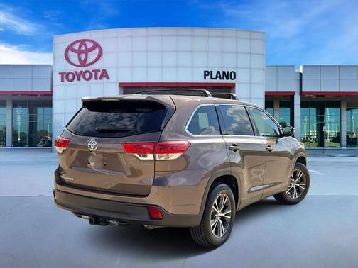 2019 Toyota Highlander LE I4