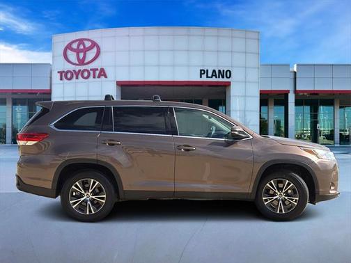 2019 Toyota Highlander LE I4