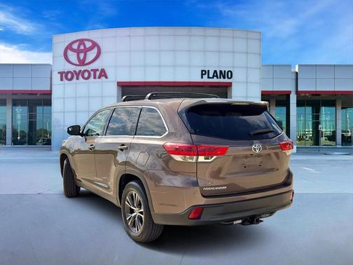 2019 Toyota Highlander LE I4