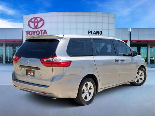 2017 Toyota Sienna SE