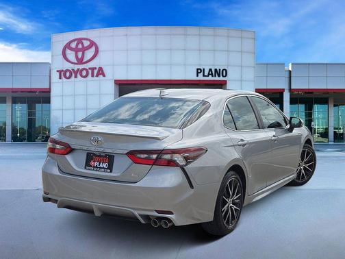 Celestial Silver Metallic 2024 Toyota Camry SE