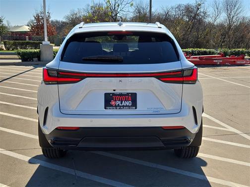 2022 Lexus NX 350h Luxury