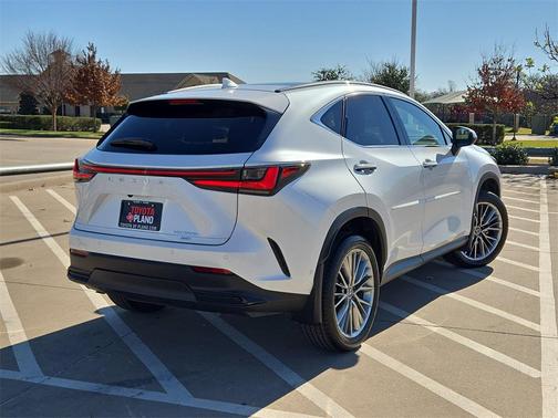 2022 Lexus NX 350h Luxury