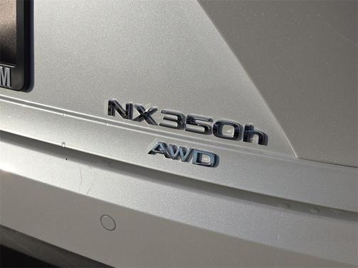 2022 Lexus NX 350h Luxury