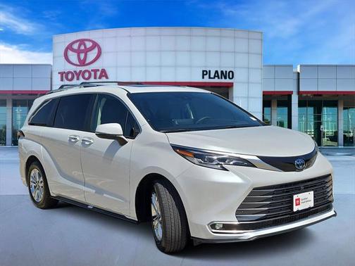 2023 Toyota Sienna Platinum 7 Passenger