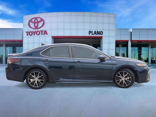 Galactic Aqua Mica 2021 Toyota Camry SE