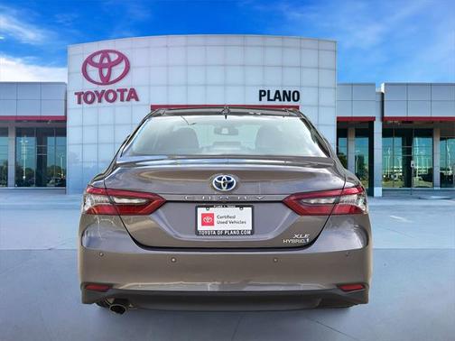 2021 Toyota Camry Hybrid XLE