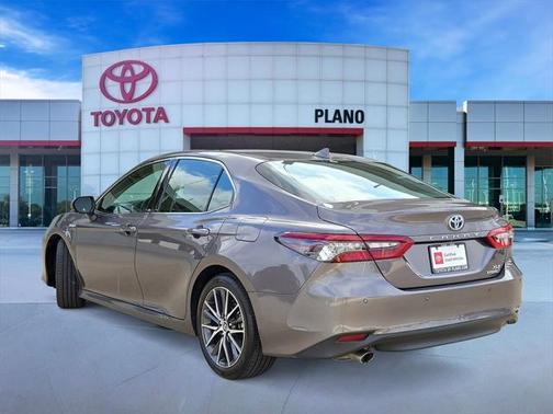 2021 Toyota Camry Hybrid XLE