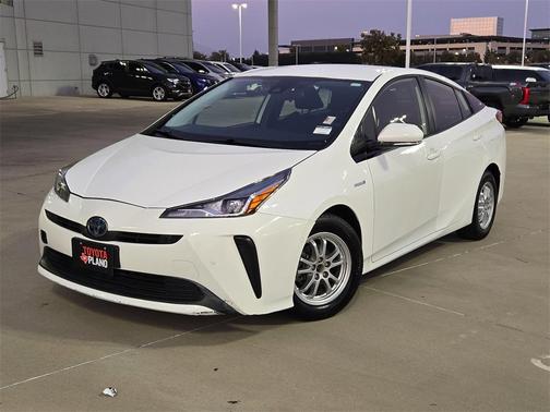 2020 Toyota Prius LE