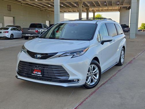 2023 Toyota Sienna Platinum 7 Passenger