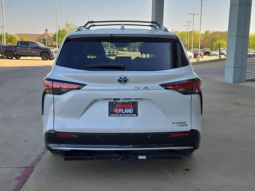 2023 Toyota Sienna Platinum 7 Passenger