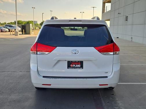 2012 Toyota Sienna LE