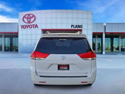 2012 Toyota Sienna LE
