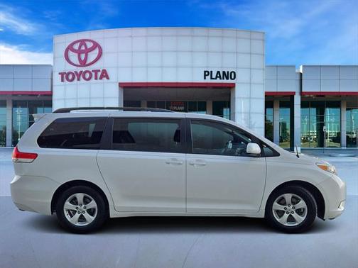 2012 Toyota Sienna LE