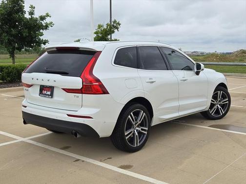 2019 Volvo XC60 T5 Momentum