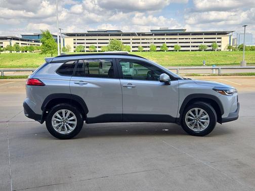 Sonic Silver 2023 Toyota Corolla Cross LE