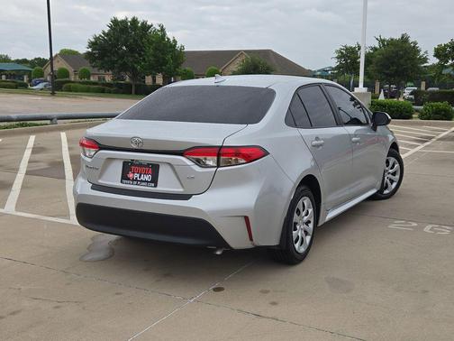 Classic Silver Metallic 2024 Toyota Corolla LE