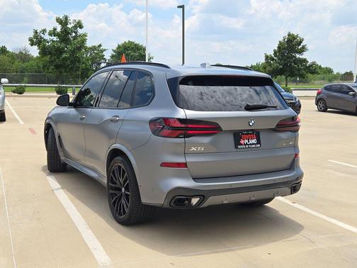Frozen Pure Grey Metallic 2026 BMW X5 xDrive40i