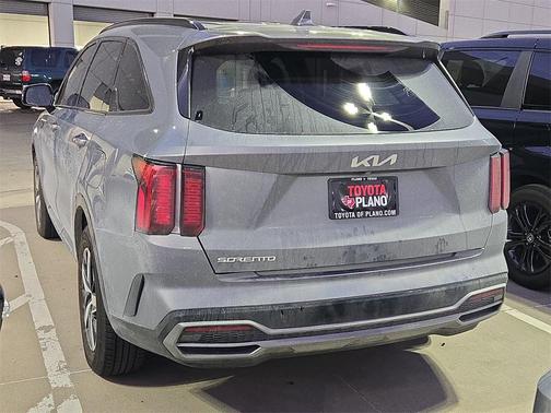 2023 Kia Sorento S
