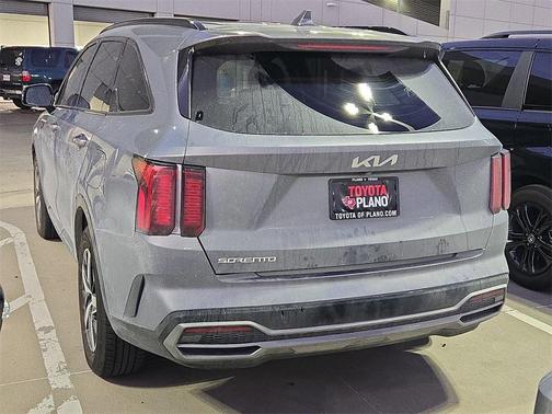 2023 Kia Sorento S