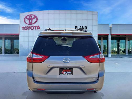 2018 Toyota Sienna SE