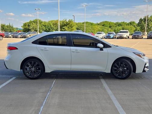 2025 Toyota Corolla Hybrid SE