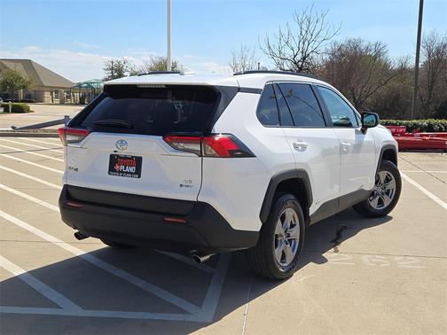 2025 Toyota RAV4 Hybrid LE