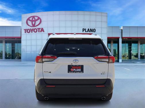 2025 Toyota RAV4 Hybrid LE