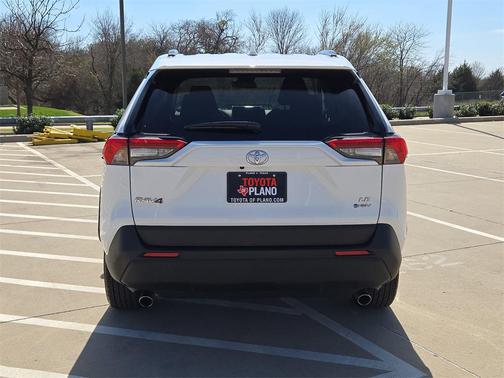 2025 Toyota RAV4 Hybrid LE