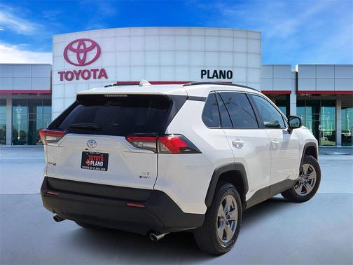 2025 Toyota RAV4 Hybrid LE