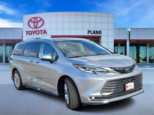 2023 Toyota Sienna Platinum 7 Passenger