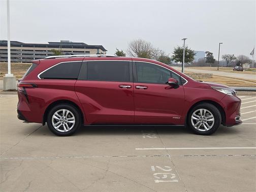 2021 Toyota Sienna Limited 7-Passenger