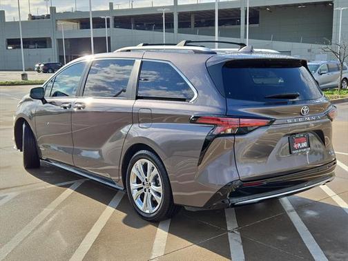 2021 Toyota Sienna Platinum 7 Passenger