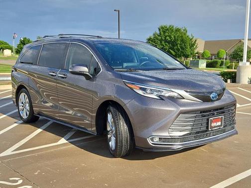 2021 Toyota Sienna Platinum 7 Passenger