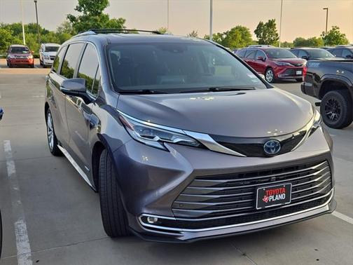 2021 Toyota Sienna Platinum 7 Passenger