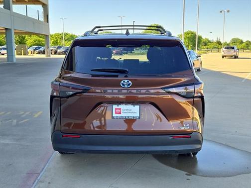 2023 Toyota Sienna LE