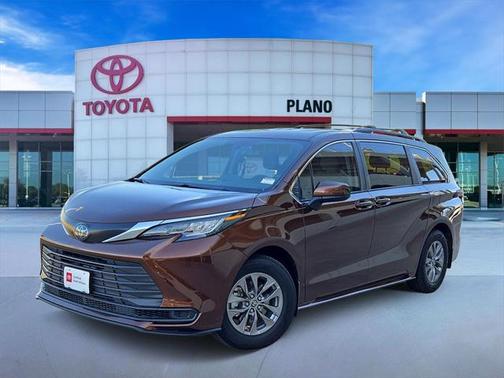 2023 Toyota Sienna LE