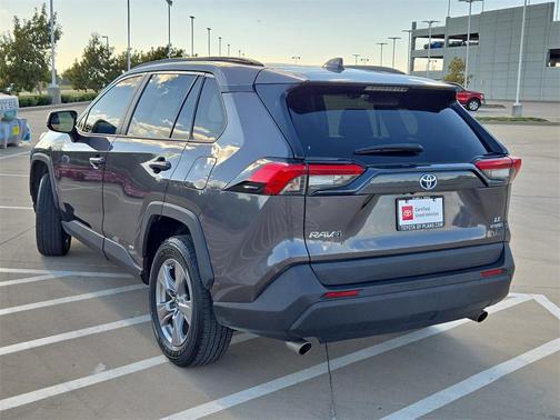 2024 Toyota RAV4 Hybrid LE