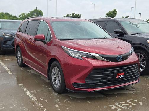 Ruby Flare Pearl 2022 Toyota Sienna LE