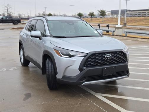 2023 Toyota Corolla Cross LE