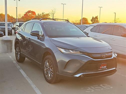 2023 Toyota Venza XLE