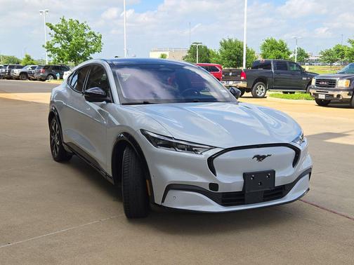 Space White Metallic 2021 Ford Mustang Mach-E Premium