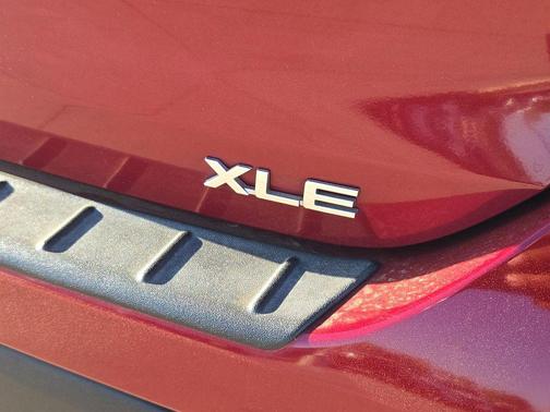 Ruby Flare Pearl 2024 Toyota Highlander Hybrid XLE