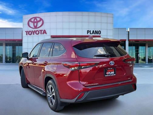 Ruby Flare Pearl 2024 Toyota Highlander Hybrid XLE