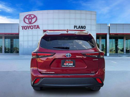 Ruby Flare Pearl 2024 Toyota Highlander Hybrid XLE