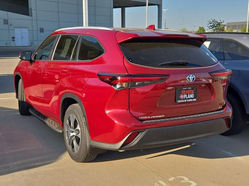 Ruby Flare Pearl 2024 Toyota Highlander Hybrid XLE
