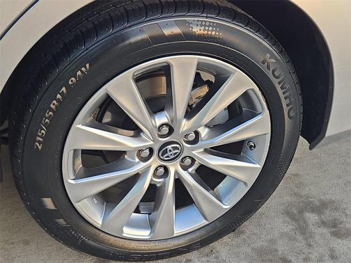 2017 Toyota Camry XLE