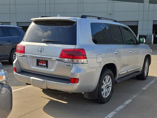 2017 Toyota Land Cruiser Base