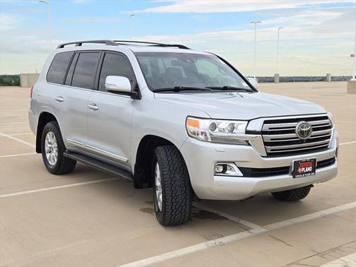 2017 Toyota Land Cruiser Base